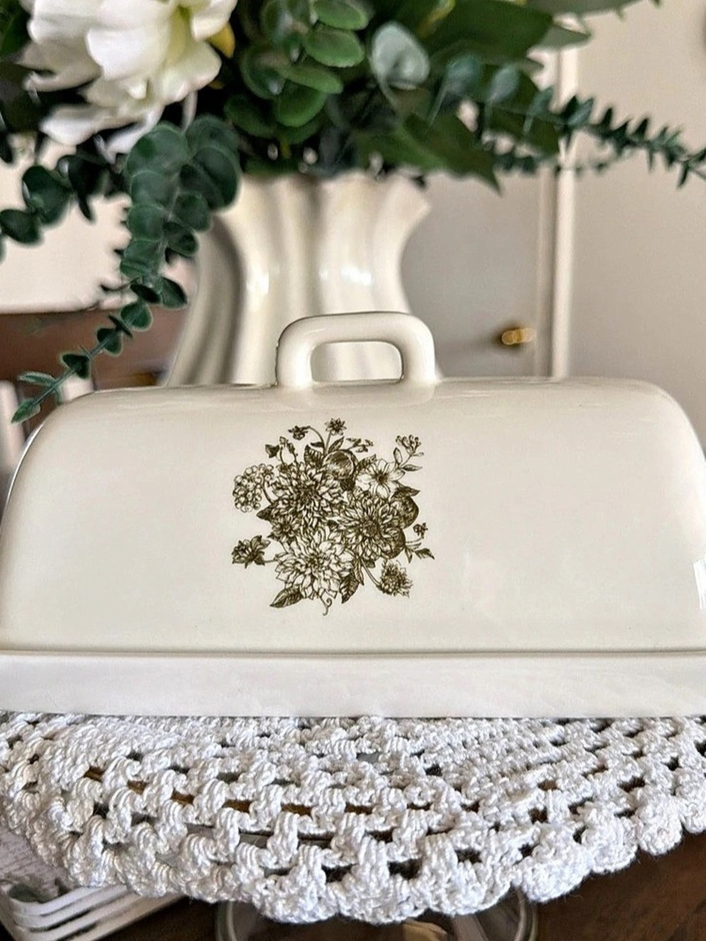 Pyrex Spring Blossom / Crazy Daisy Covered Butter Dish